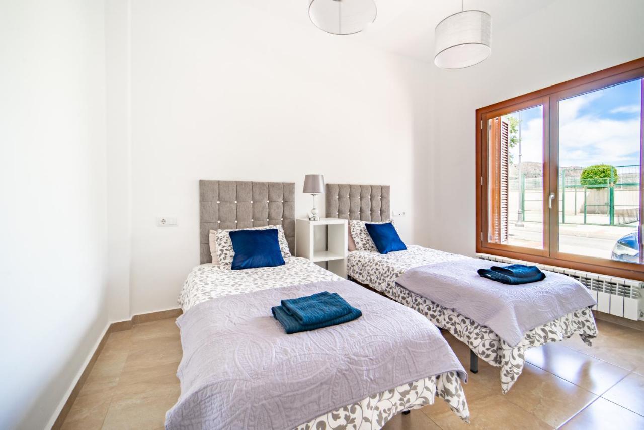 Three Bedroom Luxury Villa El Valle Golf Resort Banos y Mendigo Εξωτερικό φωτογραφία