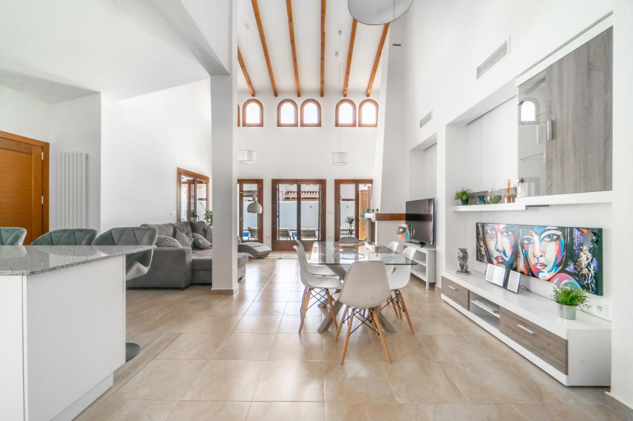 Three Bedroom Luxury Villa El Valle Golf Resort Banos y Mendigo Εξωτερικό φωτογραφία